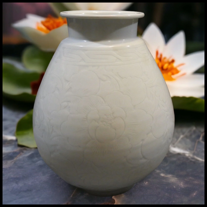 Vintage Circa 1970 Japanese Dehua Porcelain Style Lotus Motifs Bulbous Vase