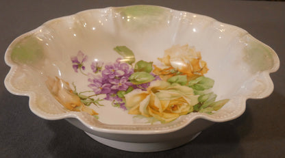 Circa 1900 German Victorian Porcelain Floral Motifs Scalloped Edge Bowl