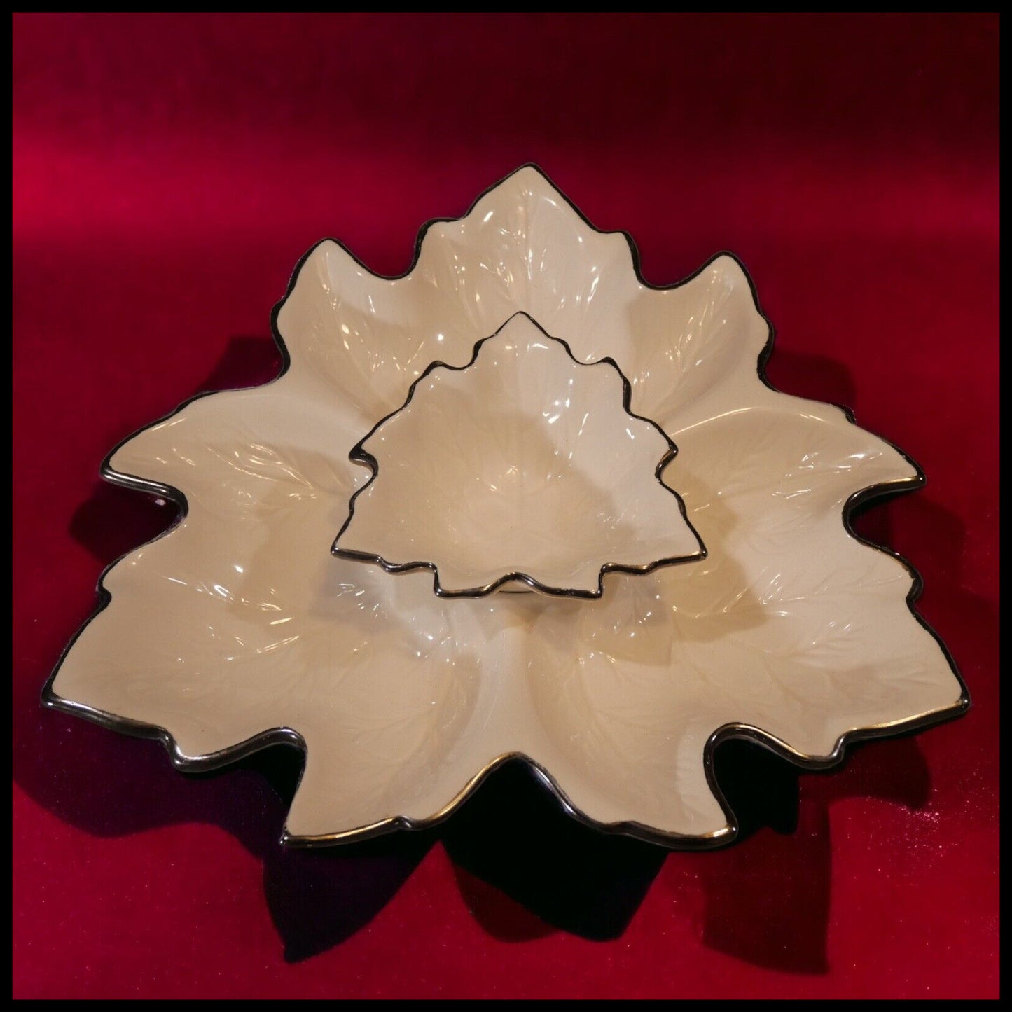 Vintage 1970's American Mid Century Modern Holland Mold Ceramic Maple Leaf Chip/Dip Bowl Set