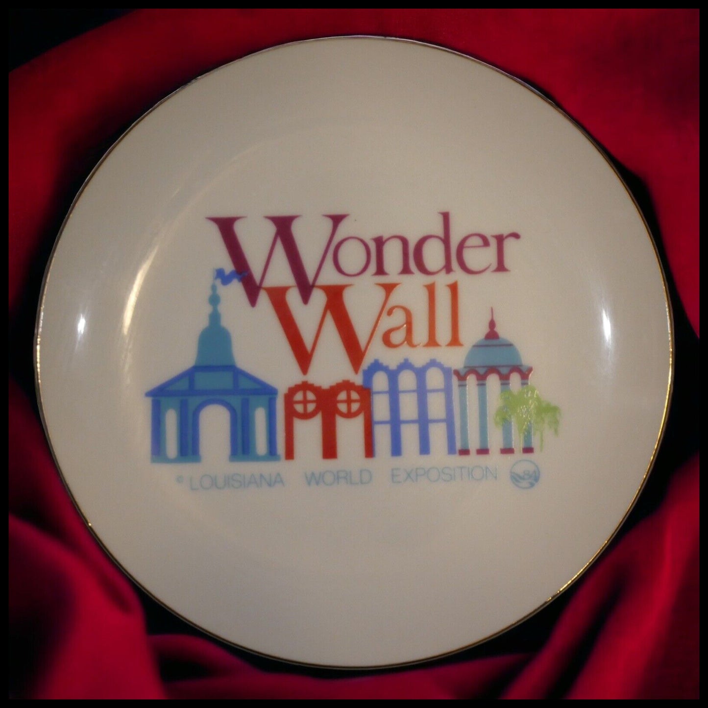 Vintage 1984 New Orleans World's Fair Porcelain Souvenir Wonder Wall Plate