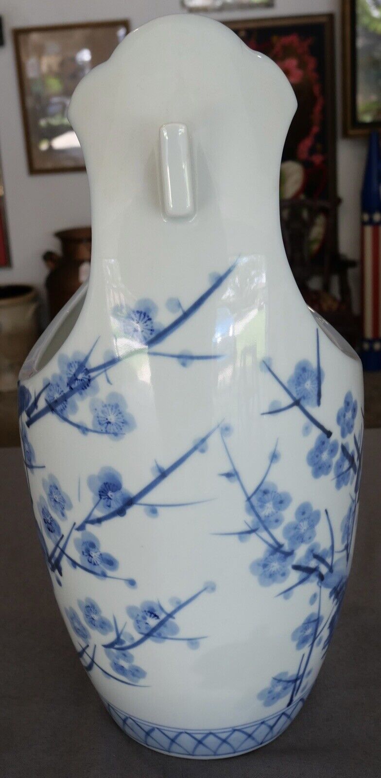 Vintage Circa 1970 Japanese Arita Porcelain Well Bucket Form Vase