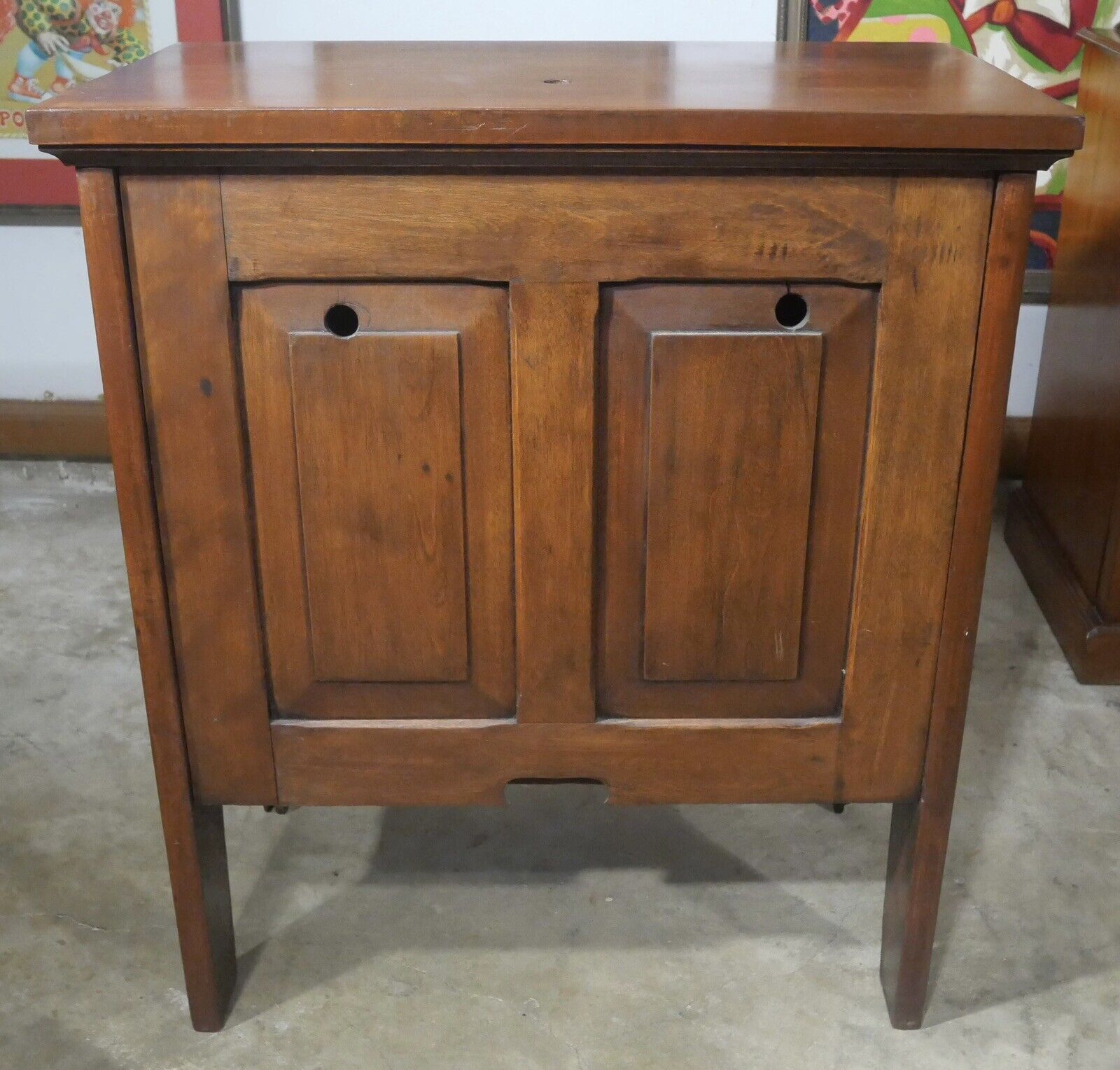 Circa 1900 English Victorian Mahogany Cellarette Cabinet