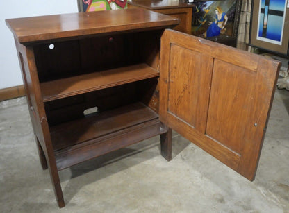 Circa 1900 English Victorian Mahogany Cellarette Cabinet