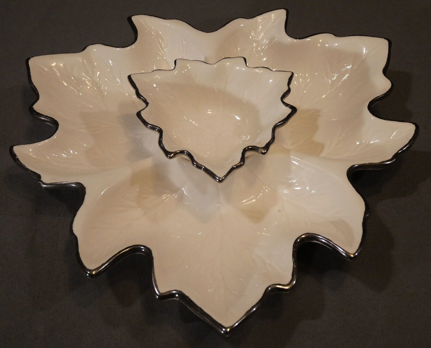 Vintage 1970's American Mid Century Modern Holland Mold Ceramic Maple Leaf Chip/Dip Bowls