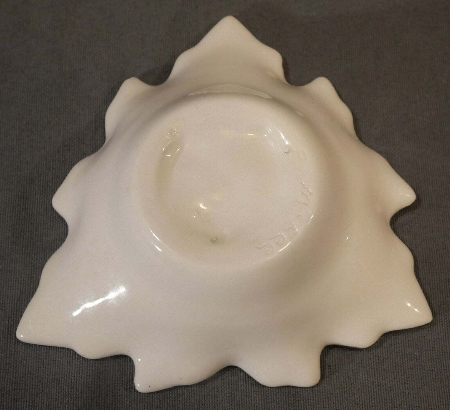 Vintage 1970's American Mid Century Modern Holland Mold Ceramic Maple Leaf Chip/Dip Bowls