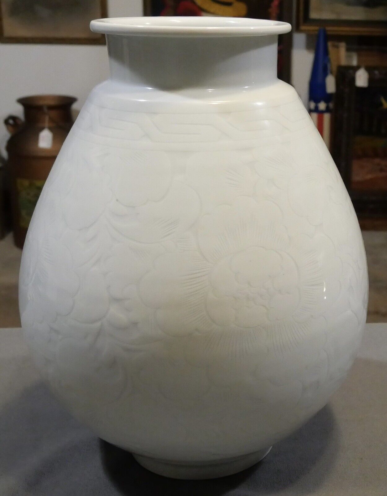 Vintage Circa 1970 Japanese Dehua Porcelain Style Lotus Motifs Bulbous Vase