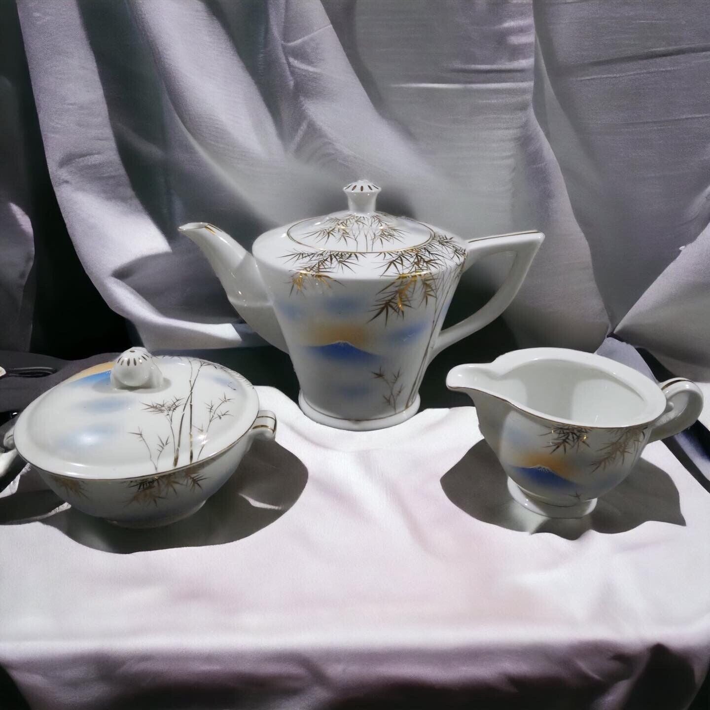 Mid 20th Century Japanese Kutani Porcelain 57-Piece Place Setting Service for 8